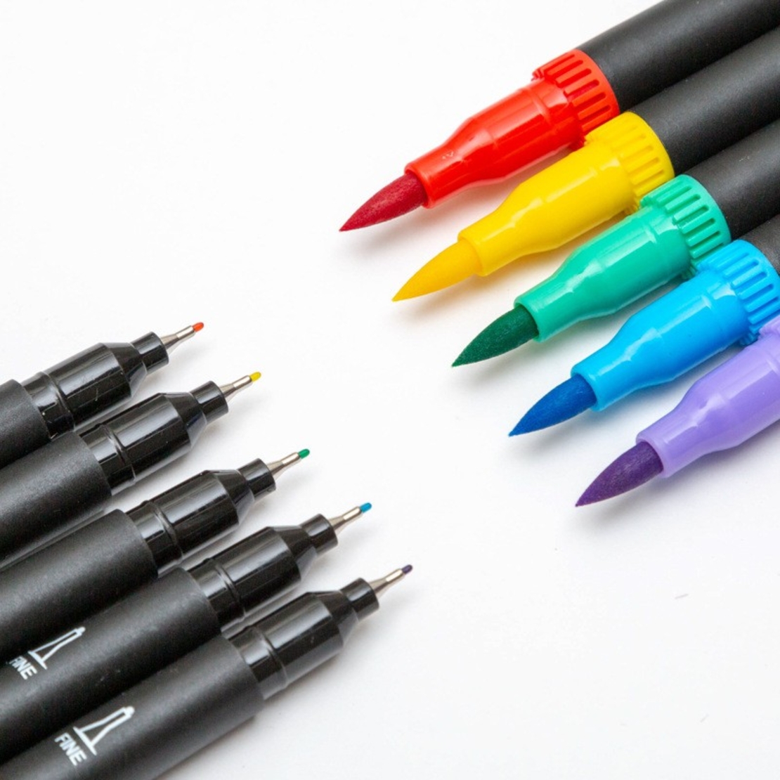 Set 100 Carioci, Flippy, pe Baza de Apa, 2 Tipuri de Varf, 1-2 mm, 0.4 mm, Corp Carioca Negru, din Plastic, Multicolor