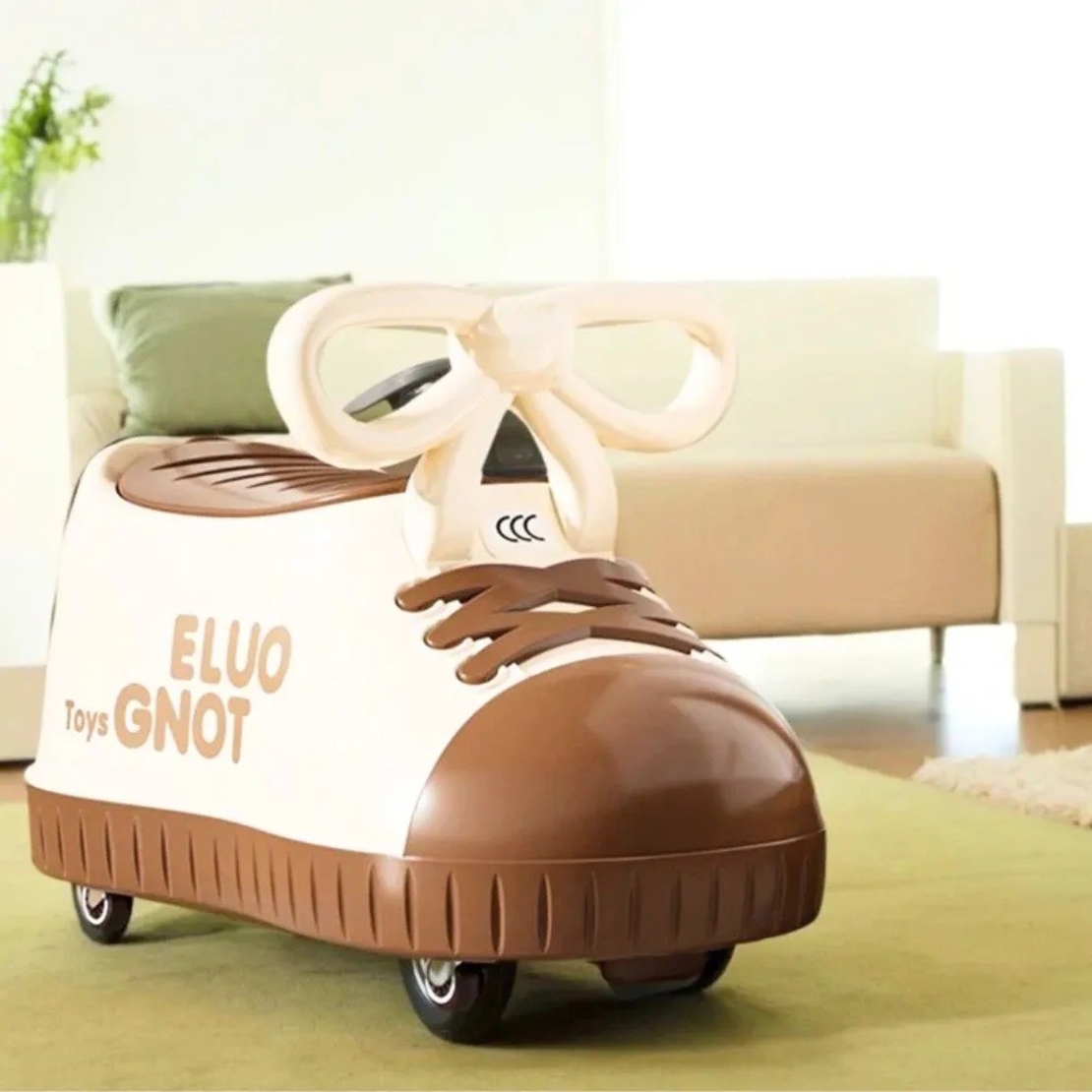 Masina pentru Copii, Flippy, Model Pantof, 4 Roti, 1-6 ani, Cutie de Depozitare, din ABS, 48 x 27 x 34 cm, Maro