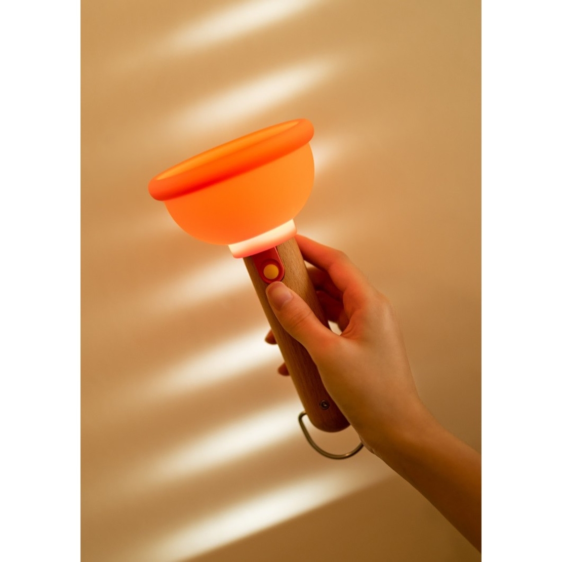 Lampa Nocturna, Flippy, Model Ventuza de Toaleta, Alimentare USB, din Lemn si Silicon, 16 x 9 cm, Portocaliu