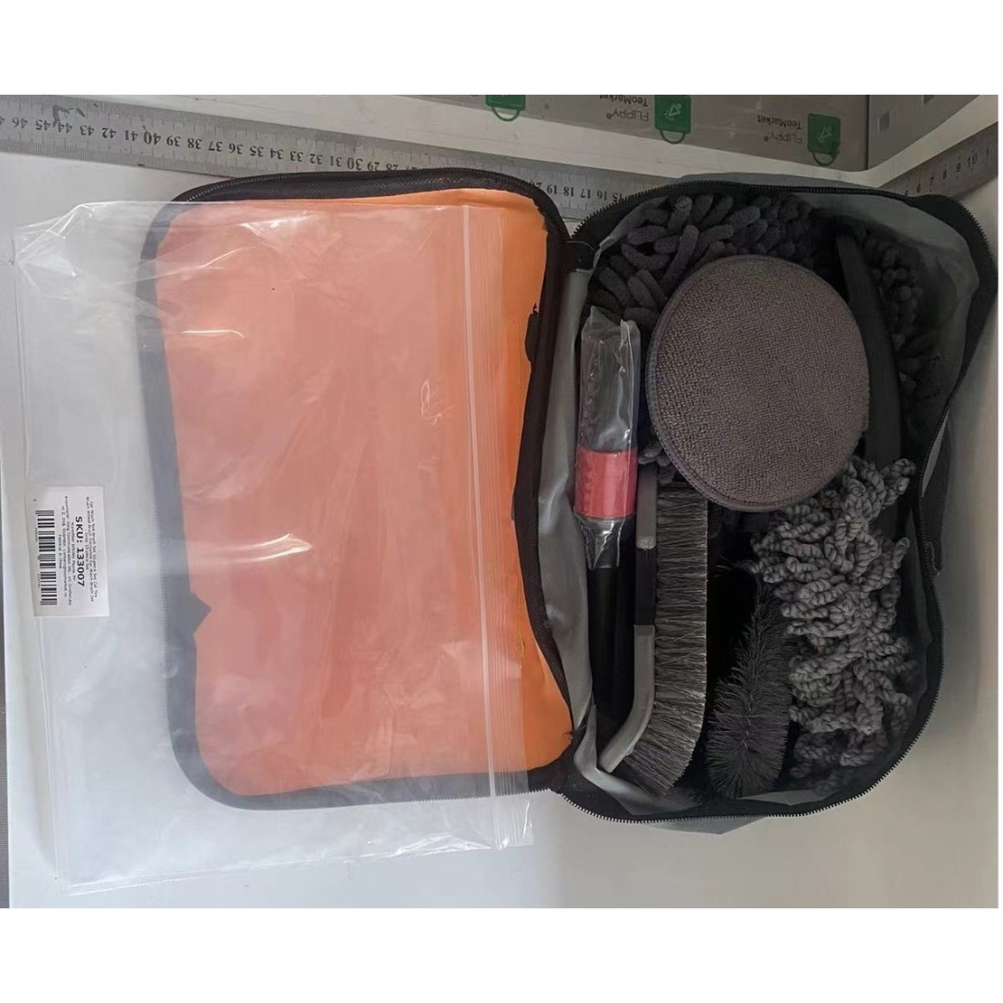 Set 10 Piese pentru Spalat Auto, Flippy, din Plastic si Microfibra, Perii si Lavete, Model C, Gri