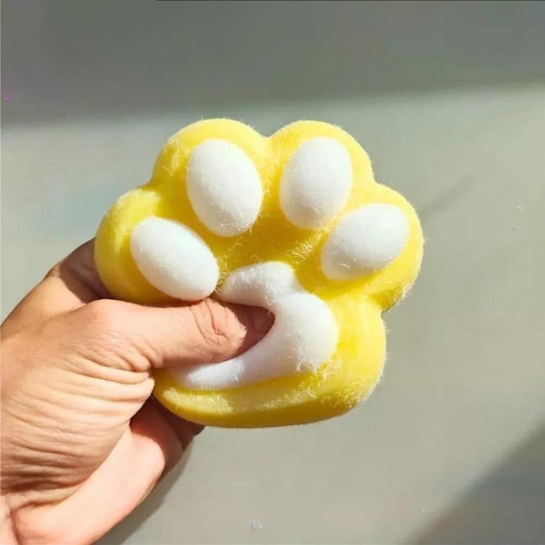 Jucarie Interactiva Squishy, Flippy, Model Cat Paw, Squeeze Pinch Family, Revenire Lenta, din TPR, +3 Ani, 7.5 cm, Textura Puf, Galben