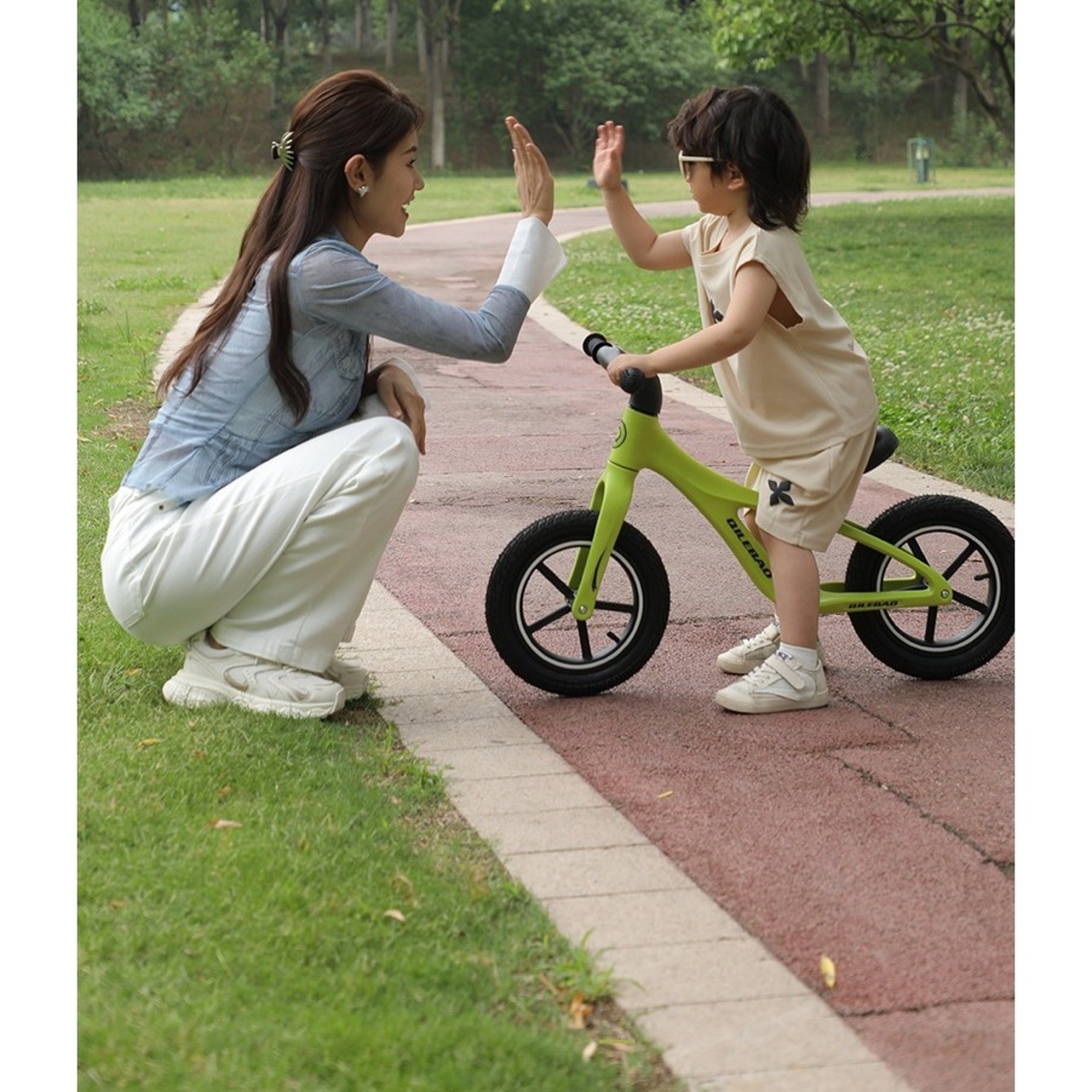Bicicleta pentru Copii, Flippy, Fara Pedale, Pentru 2-6 Ani, 2 Roti Silentioase, Sa Reglabila 43 - 58 cm, din Plastic si Fibra de Sticla, 88 x 56 x 43 cm, Verde