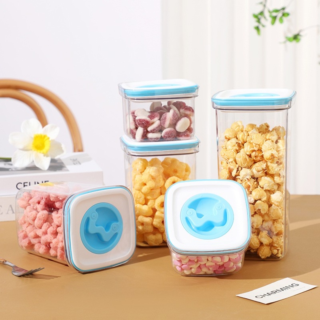 Cutie de Depozitare pentru Bucatarie, Flippy, 600 ml, din ABS+PET+Silicon, Capac Alb/Albastru, 11.5 x 8 x 8 cm, Transparent