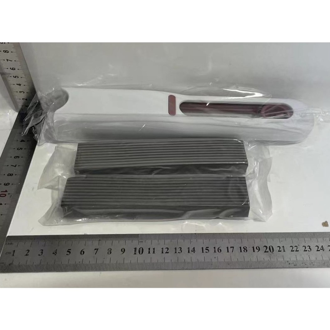 Mop de Mana Flippy, Mini-Portabil, cu Sistem de Stoarcere, Dispozitiv de Curatat Manual, cu Burete Absorbant, din PVA, 29.5 x 15.5 cm, 2 Rezerve, Alb