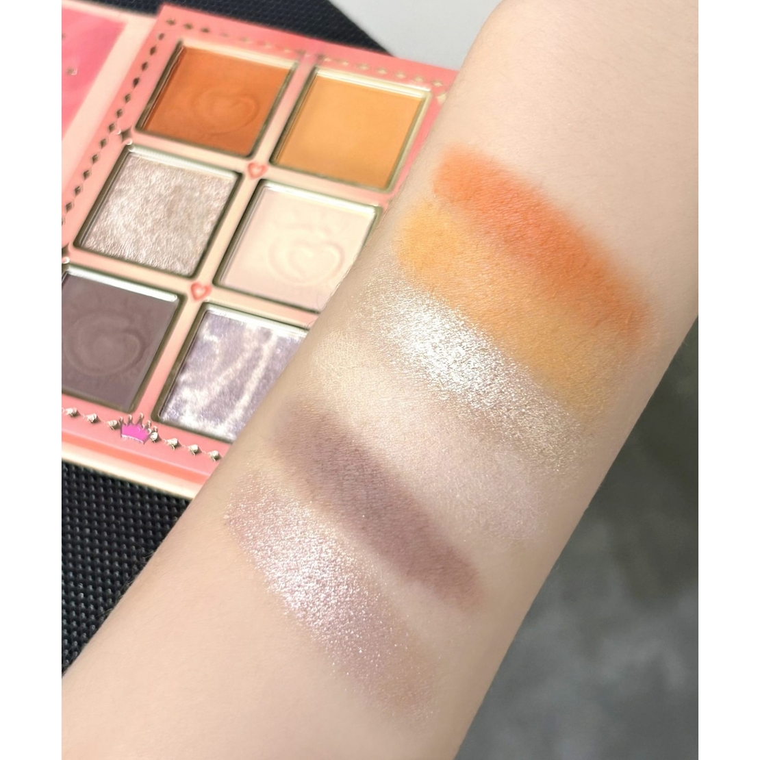 Paleta de Machiaj, KEVIN & COCO, Pink Barbie Girl. Fard de Pleoape, 6 culori, 11.3 x 8.2 x 1.3 cm, Model Flower Girl