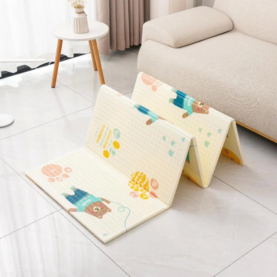 Covoras pentru Copii, Flippy, cu 2 Fete, Model Zmeu/Ursi, din XPE+PE, Impermeabil, Antiderapant, Protectie Termica, +3 Luni, Pliabil, 180 x 200 x 1.5 cm, Multicolor