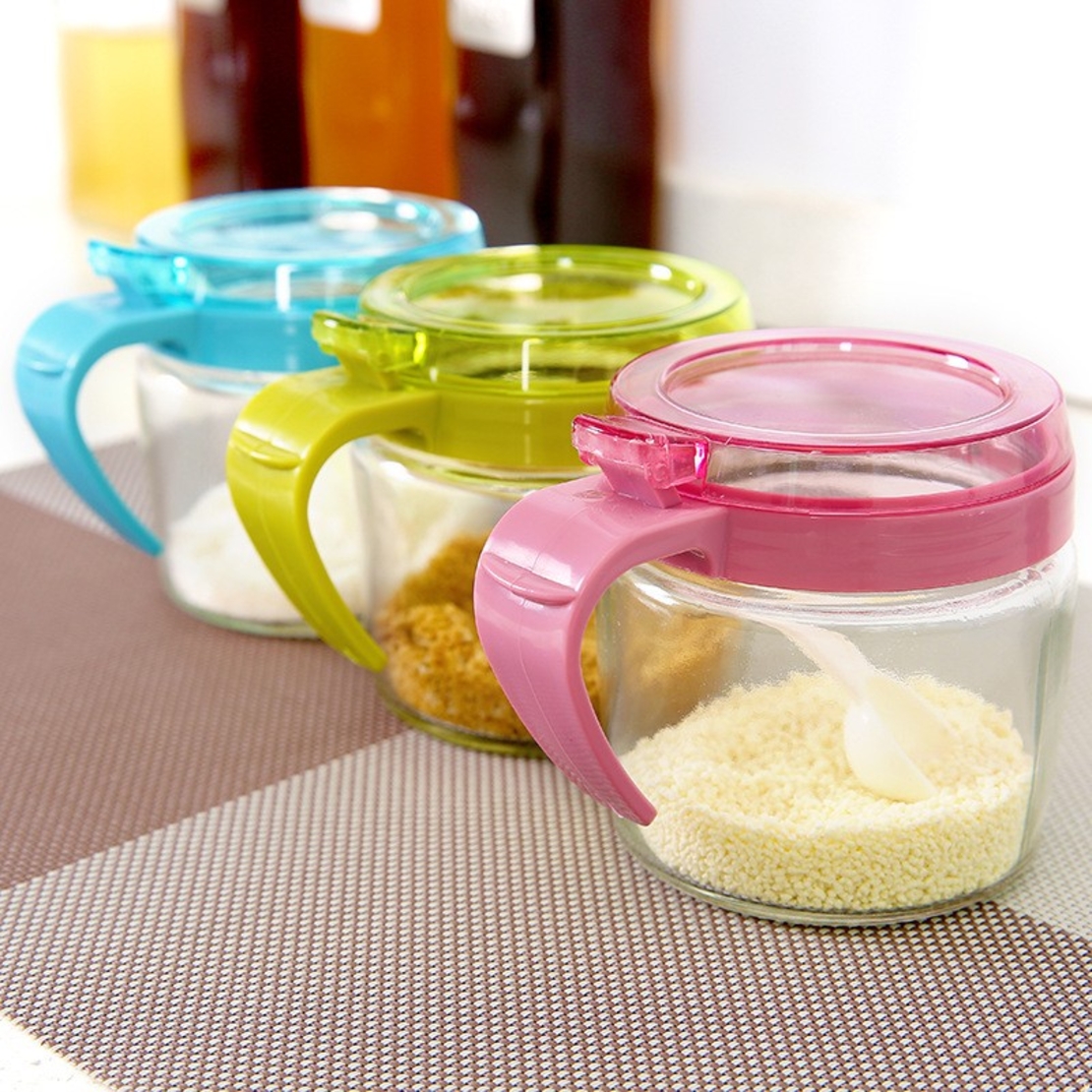 Recipient Condimente, Flippy, din Stilca, 180 ml, cu Maner si Lingurita, 8 x 9 cm, Capac Transparent, Roz