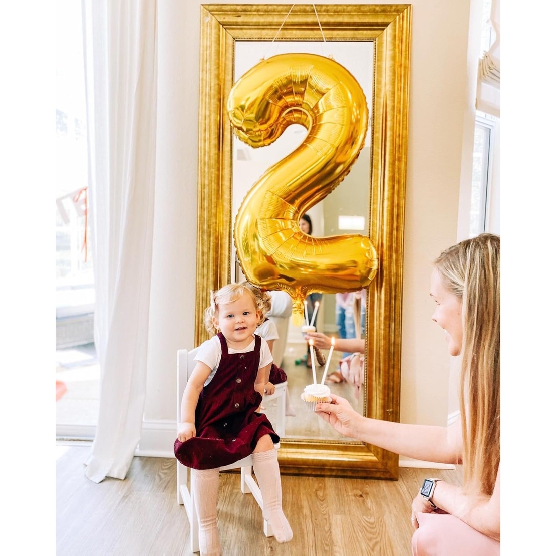 Balon din Folie Metalizata Flippy, Figurina Cifra, Tema Aniversare 80 cm, Ambalaj Individual, Pai inclus, Umflare cu Aer sau Heliu, Auriu, Cifra 2