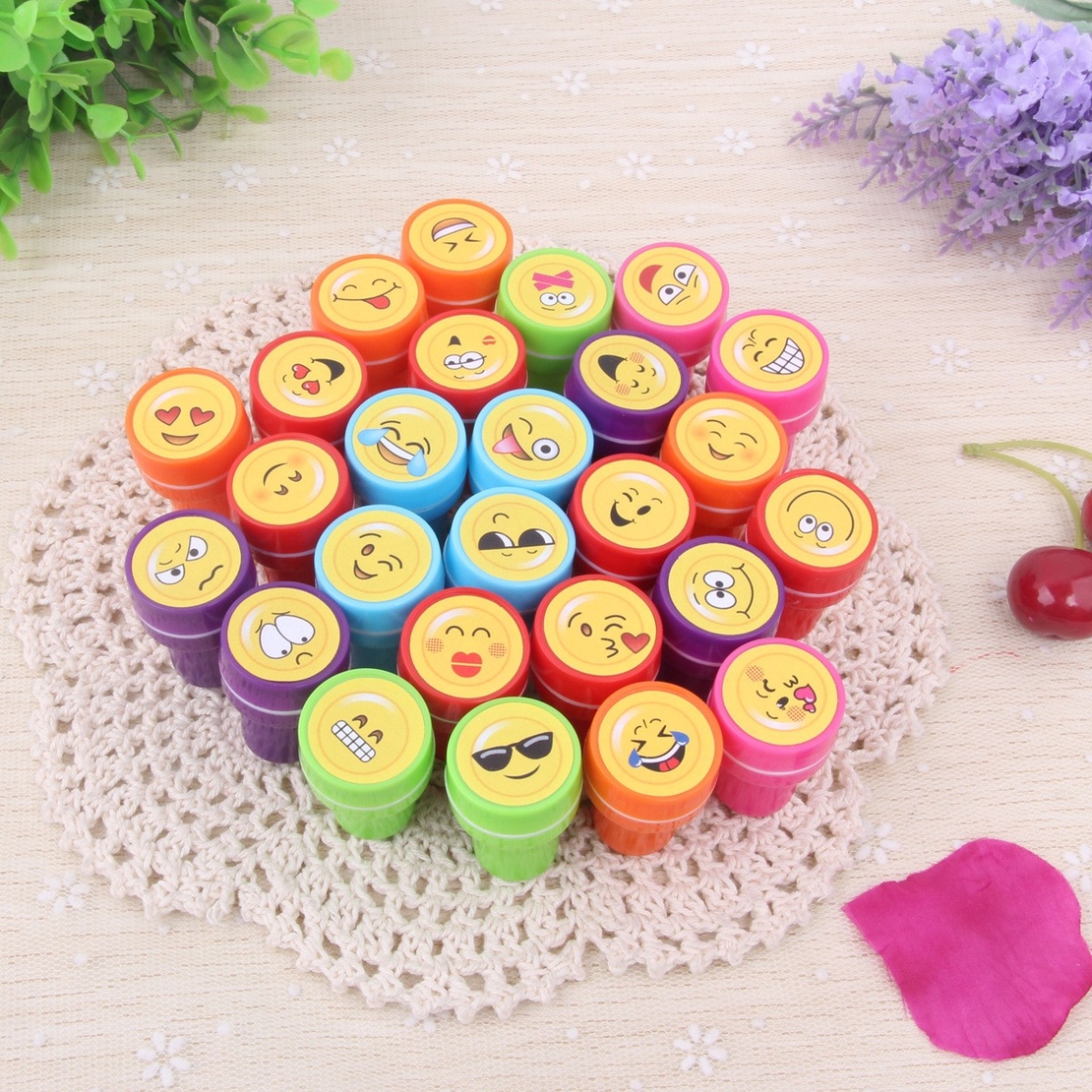 Set 26 Stampile, Flippy, pentru Copii 4-6 Ani, Model Fete Zambitoare Emoji, 20 x 10 x 2 cm, Multicolor