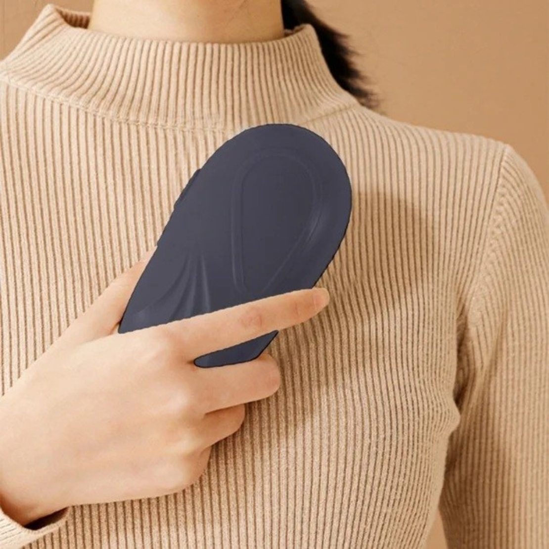 Aparat Scame si Par Haine, Flippy, Electric, USB inclus, Periuta Curatare, pentru Diferite Tesaturi, 13 x 6.8 x 5.8 cm, Negru