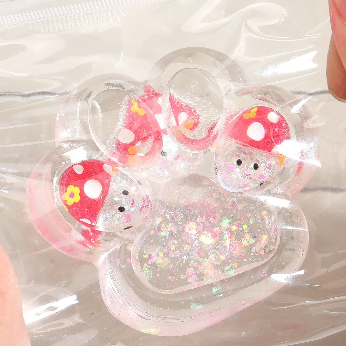 Jucarie Antistres Squishy, Flippy, Labuta de Pisica Pufoasa, cu Revenire Lenta, 7 x 6.5 cm, Model Ciuperca, Multicolor