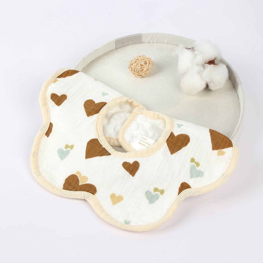 Baveta Tip Floare, Flippy, din Bumbac, pentru Copii 0-12 Luni, Rezistenta la apa, cu Capse, Model cu Inimioare, 26 x 29 cm, Maro