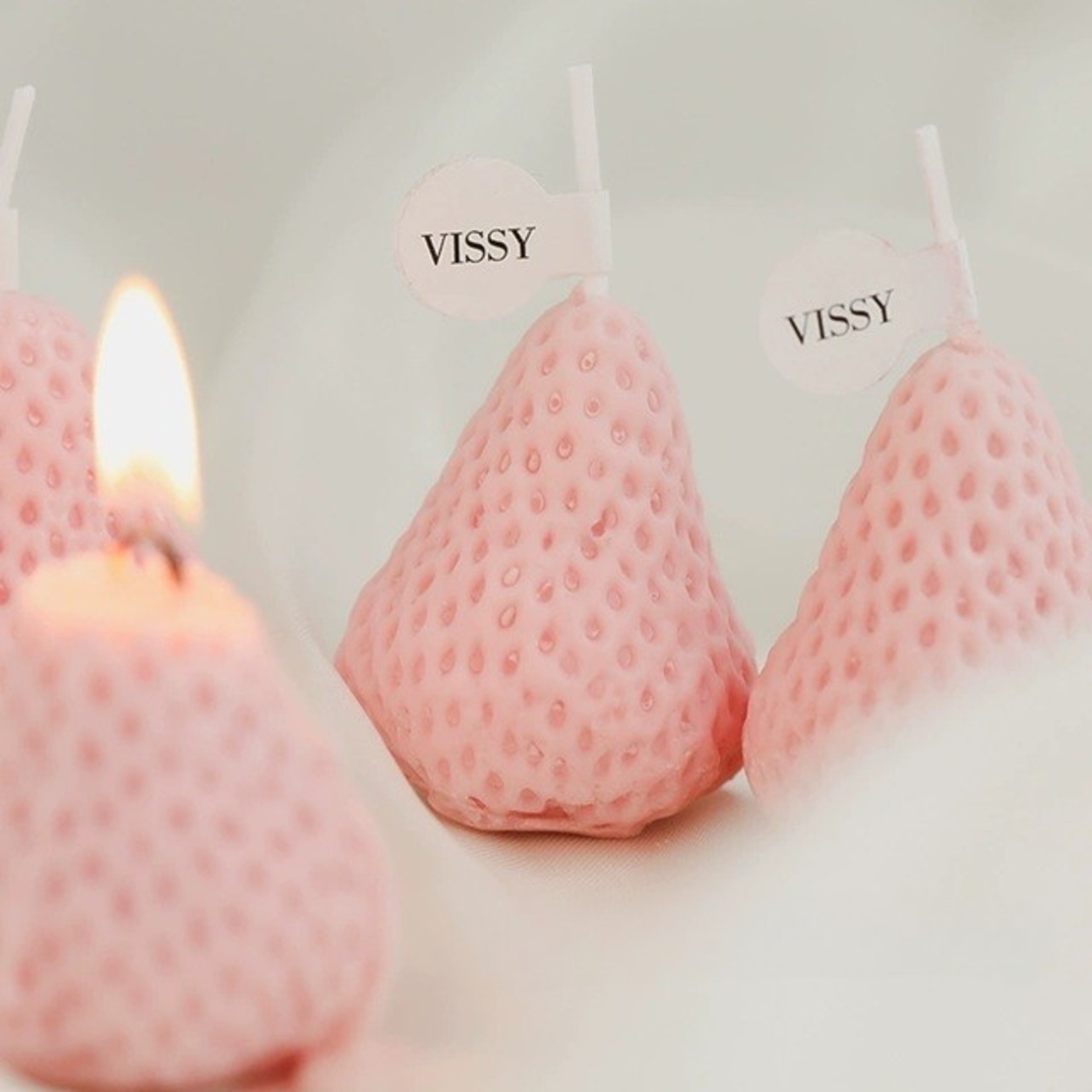 Set 4 Lumanari Parfumate, Flippy, Model Capsunici, Ardere 30 min, 52g, 6.3 x 6.3 x 3.8 cm, Roz