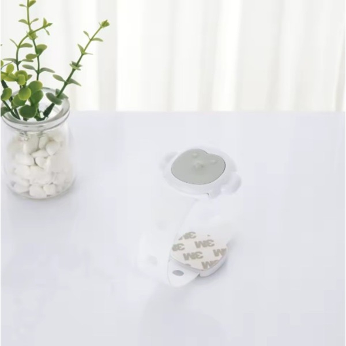 Siguranta pentru Usi Copii, Flippy, Sistem de Blocare Sertare, Dulap, Frigider, Adeziv, cu Sistem de Inchidere Dublu, Model Maimutica, Alb