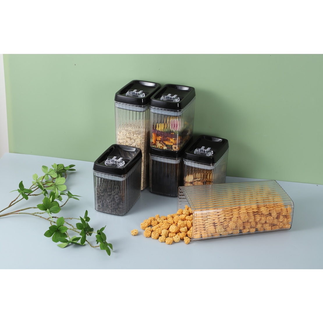 Set 6 Recipiente din Plastic, Flippy, pentru Alimente/Obiecte, Inchidere Ermetica, Textura Ondulata, 4 x 1.5l, 2 x 3.3l, Transparent