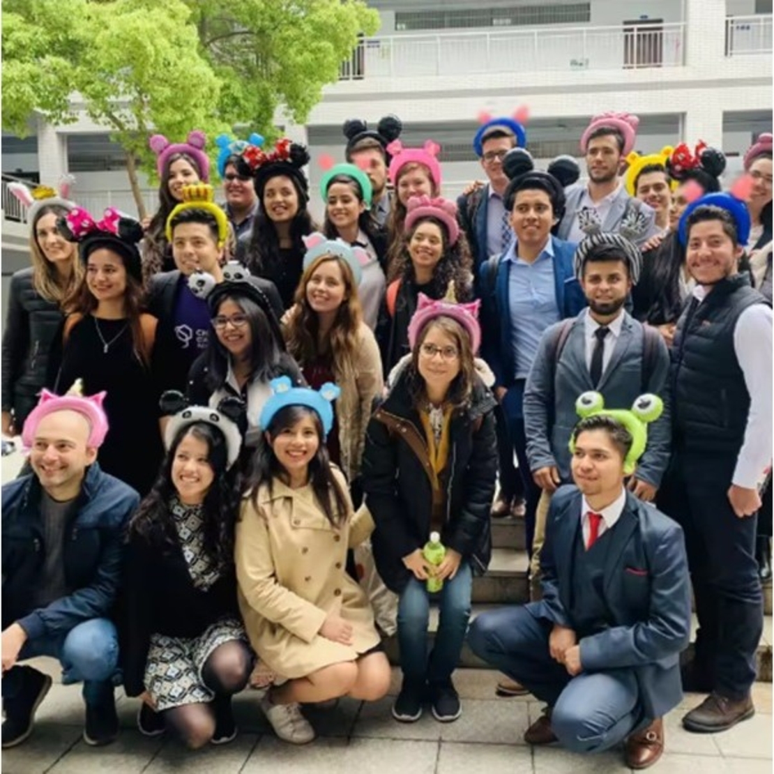 Balon din Folie Metalizata, Flippy, Tip Coronita cu Urechi, Model Tigru Uimit, Ambalaj Individual, Pai Inclus, Umflare cu Aer sau Heliu, 33 x 33 cm, Portocaliu