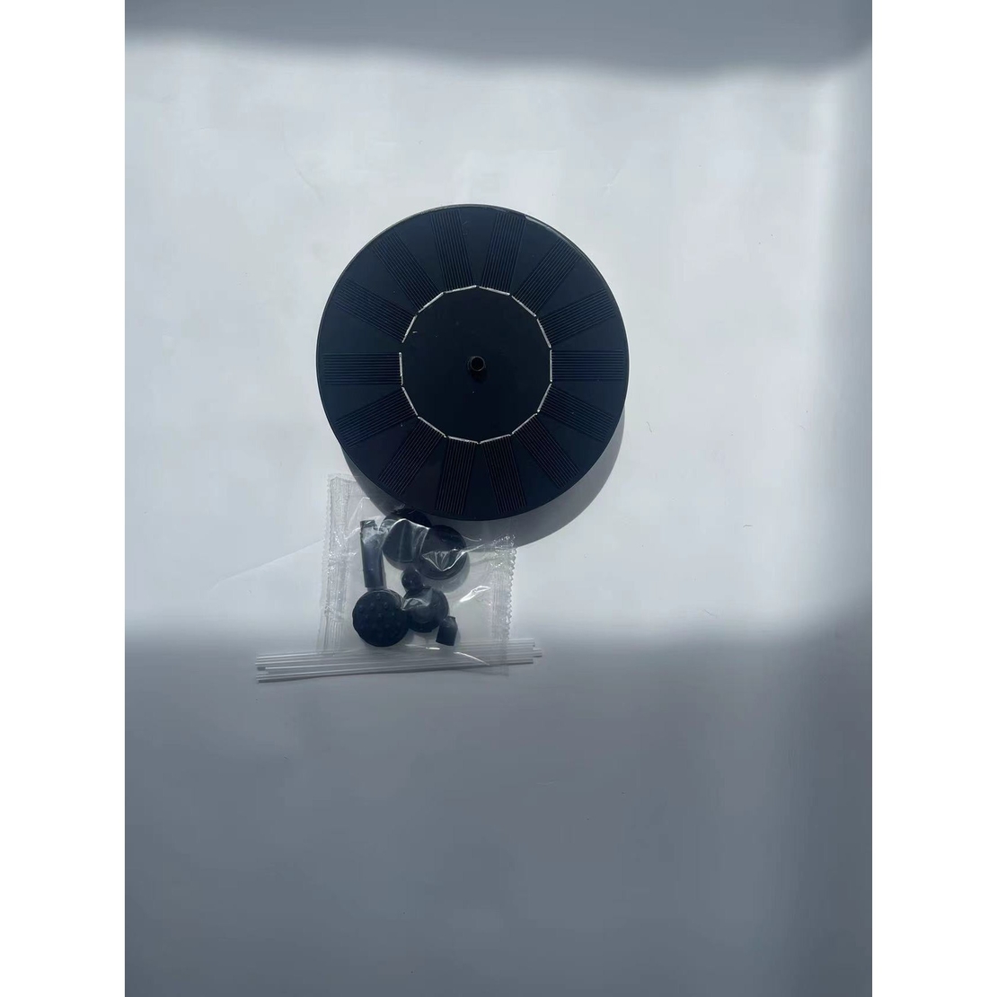 Fantana Arteziana pentru Gradina, Flippy, Solara, Automata, Rotunda, 3 Moduri de Pulverizare, Negru, 16 cm