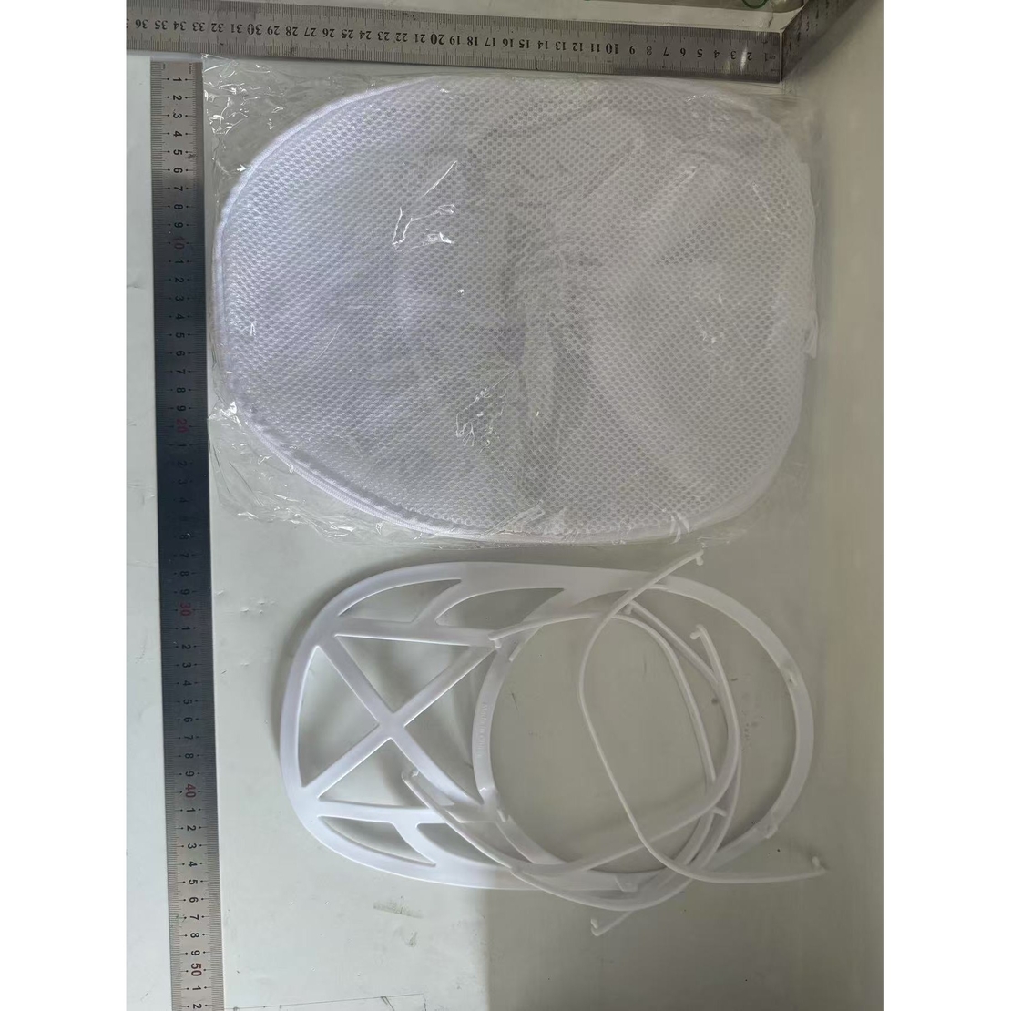 Husa de Spalare Sapca, Flippy, pentru Masina de Spalat, din Poliester, Circumferinta 53 cm, cu Fermoar, cu Suport Sapca, Alb