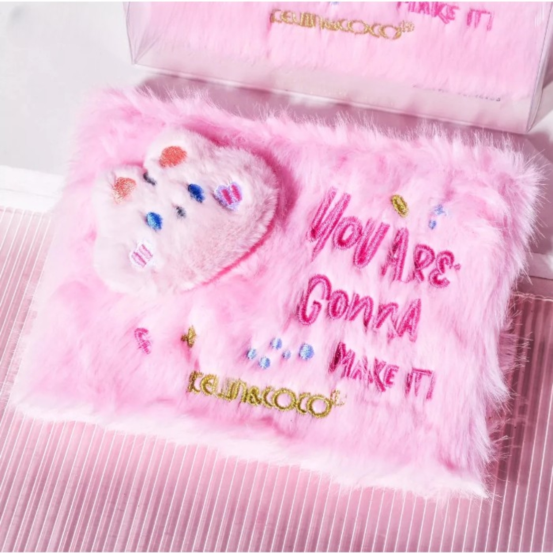 Set de Machiaj Kevin&Coco, 6 culori Blush, Husa Pufoasa, Model Pisicuta, 17.3x12.5x5 cm, Multicolor