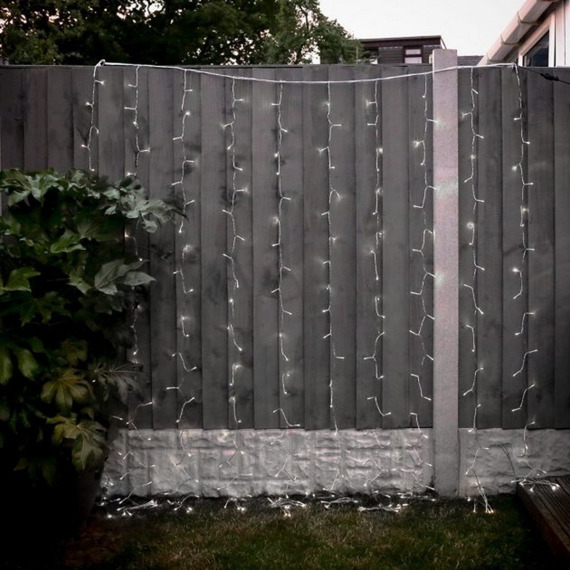 Instalatie Craciun, Tip Perdea, IP44, 8 m x 2 m, 960 LED-uri, Alb rece, cu flash, Transformator, Interconectabila, Prelungitor 5 m inclus, Fir transparent, Interior/ Exterior, Flippy