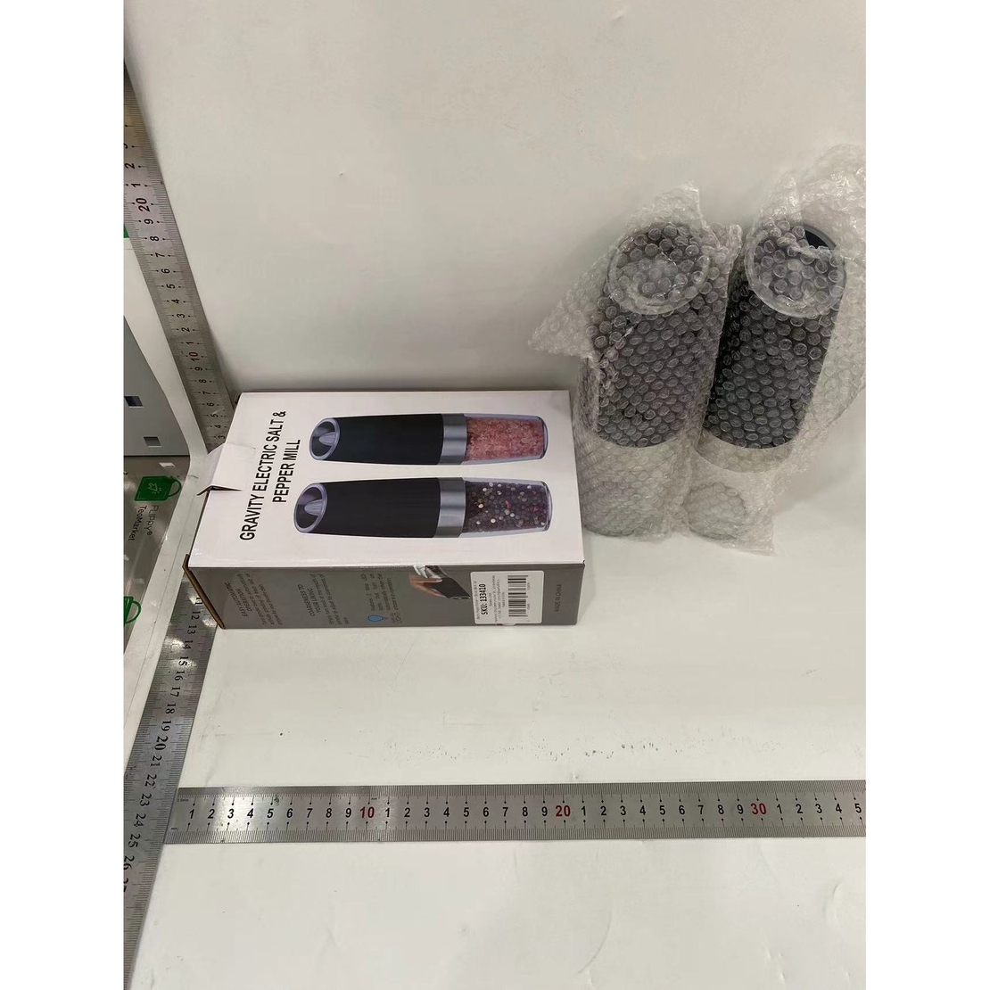 Set de 2 Rasnite electrice de Sare si Piper, Flippy, cu Camere Depozitare Transparente, Macinare, Functionare pe Baterii, cu Lumina, ABS, 20x6.5 cm, Negru/Transparent