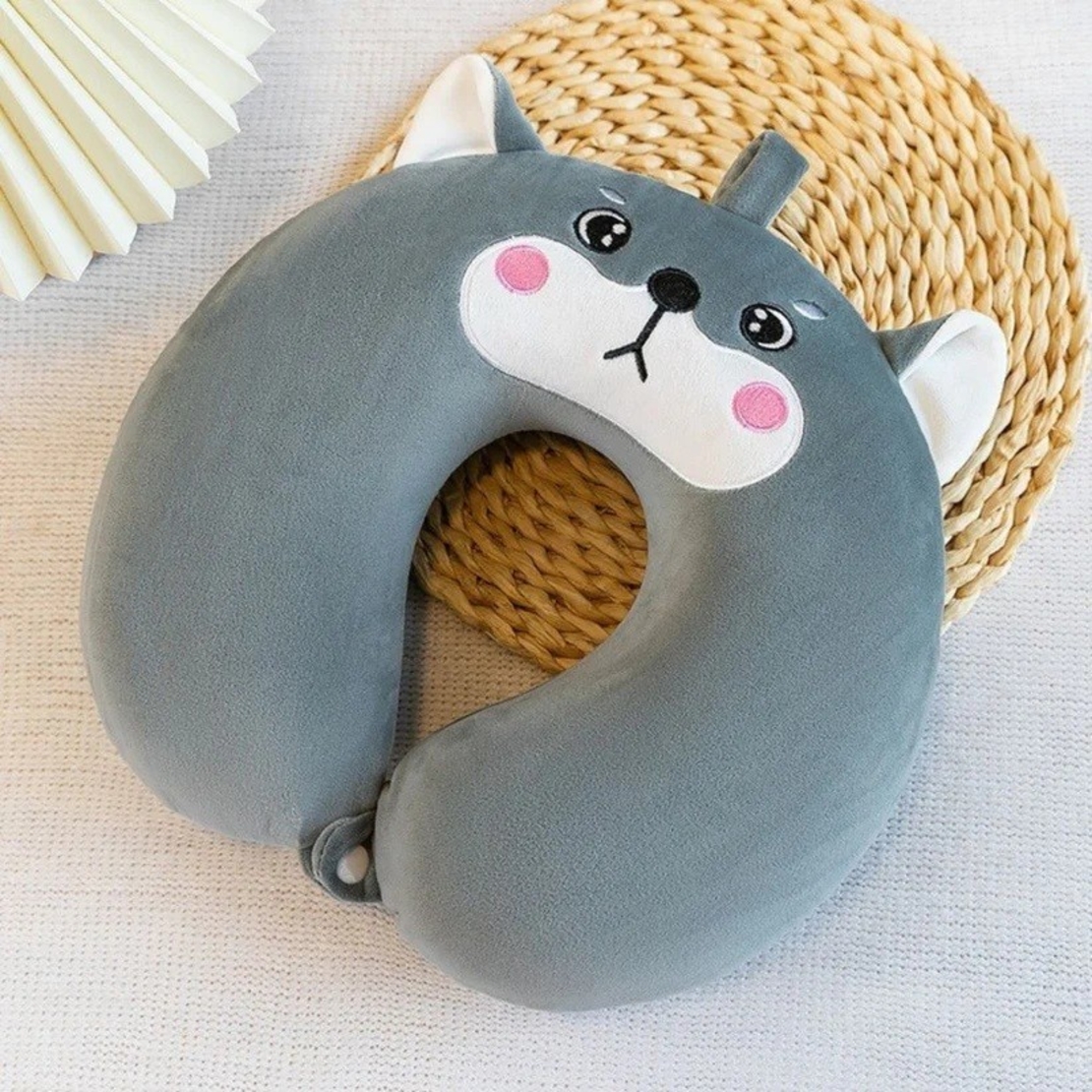 Perna de Calatorie in Forma de U, Flippy, Pentru Gat si Cap, Umplutura din Spuma cu Memorie, 30x30 cm, Model Husky, Accesoriu de Voiaj, Birou, Masina, Sistem Prindere Capse, Gri