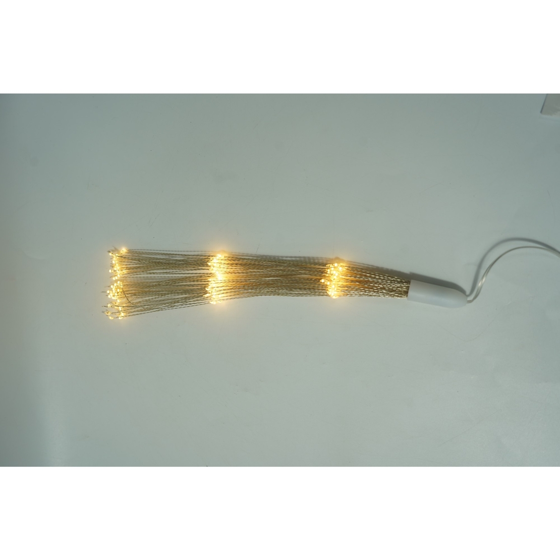 Instalatie Craciun, 180 LED-uri, alb cald, telecomanda 8 functii, cu baterii, explozie fireworks, fir cupru, interior/exterior, Flippy