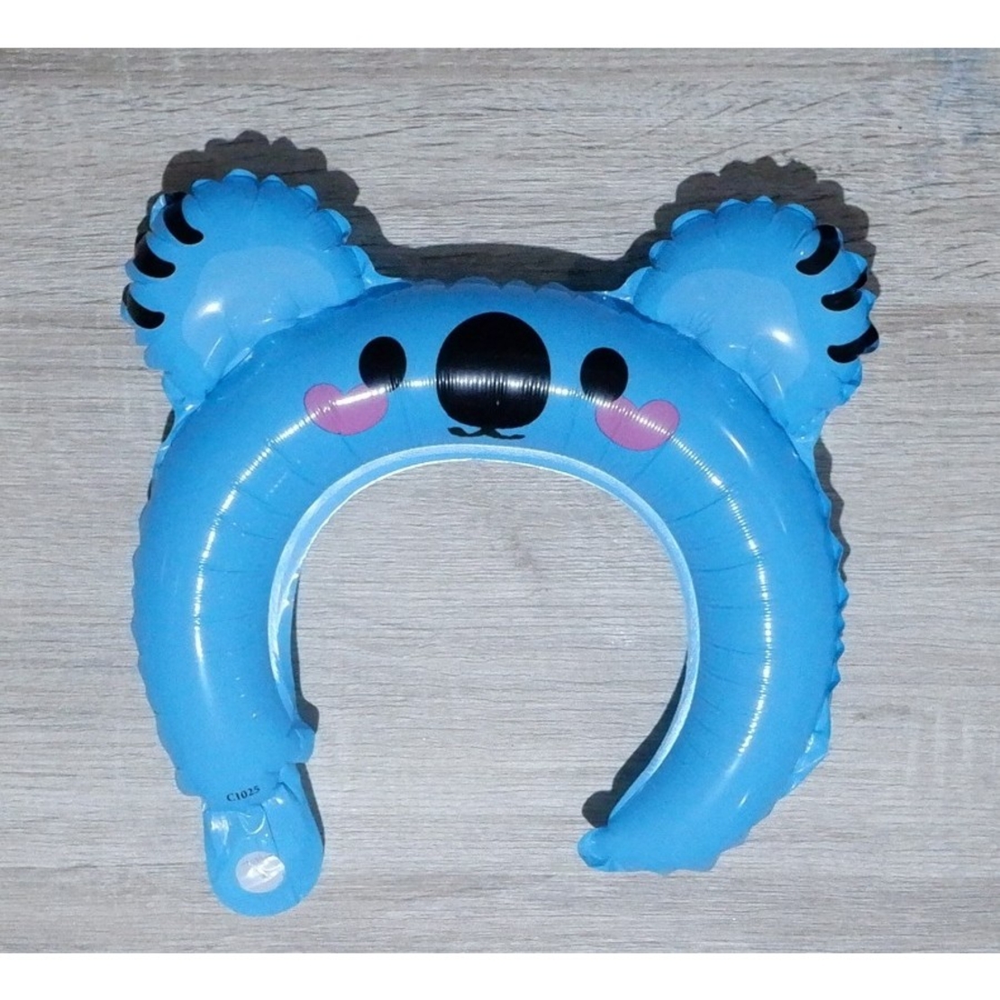 Balon din Folie Metalizata, Flippy, Tip Coronita cu Urechi, Model Koala, Ambalaj Individual, Pai Inclus, Umflare cu Aer sau Heliu, 26.5 x 28 cm, Albastru