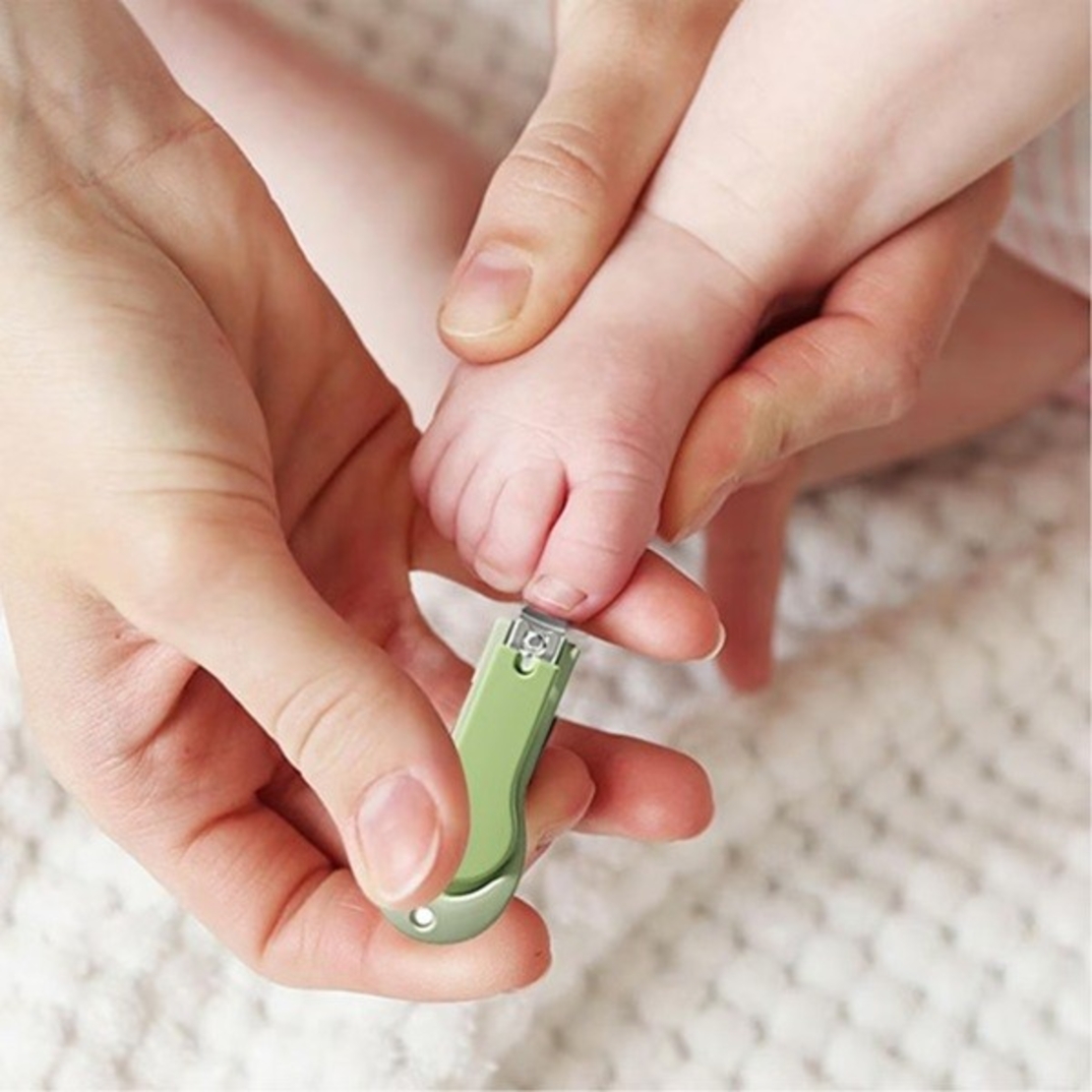 Set 4in1 de Ingrijire Unghii pentru Bebelusi, Flippy, Cutie de Depozitare Tip Cerb, 0-6 Ani, 11 x 6 x 11 cm, Verde