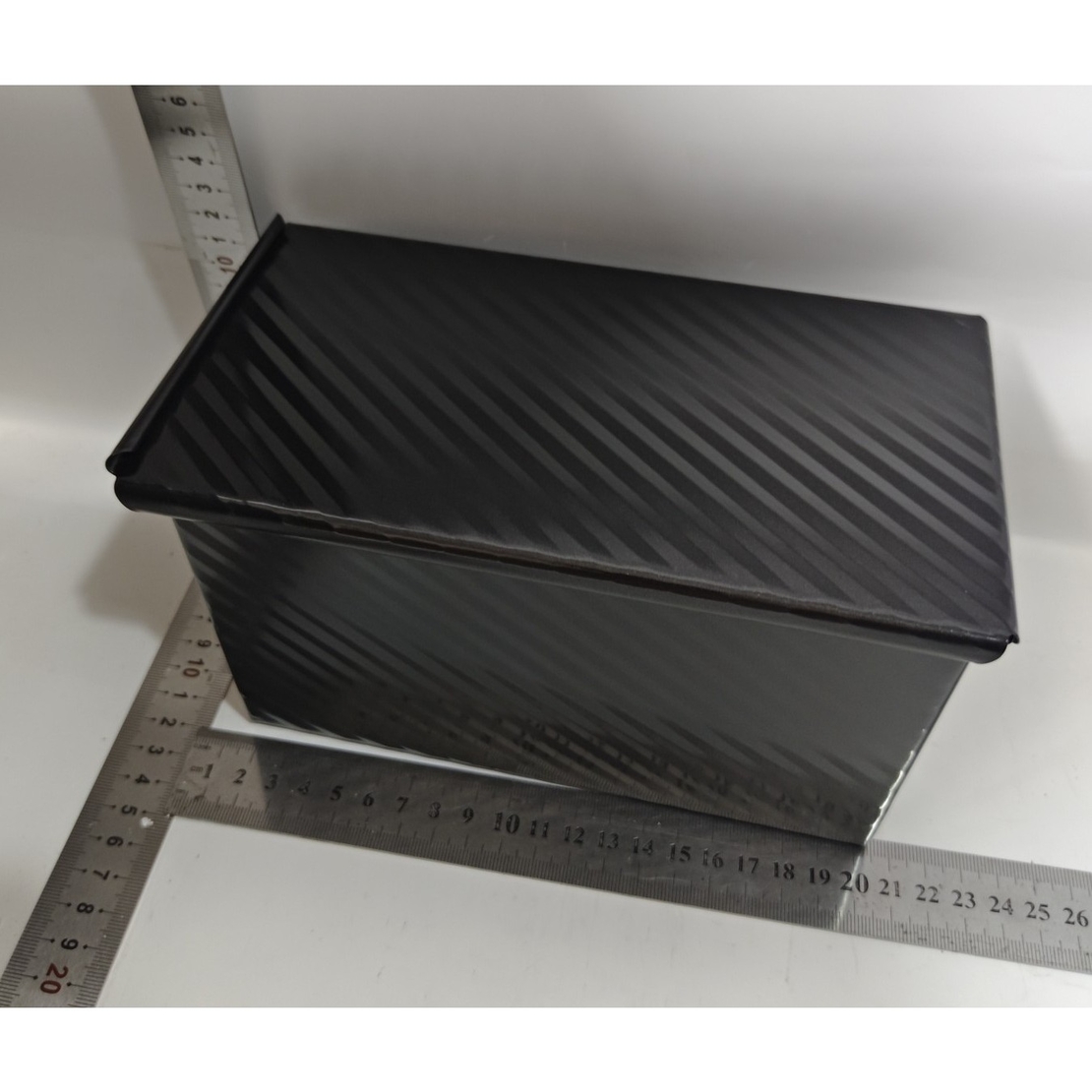 Tava pentru Paine, Flippy, din Otel Carbon, 450 g, cu Capac, Antiaderenta, 21 x 11 x 11.5 cm, Negru