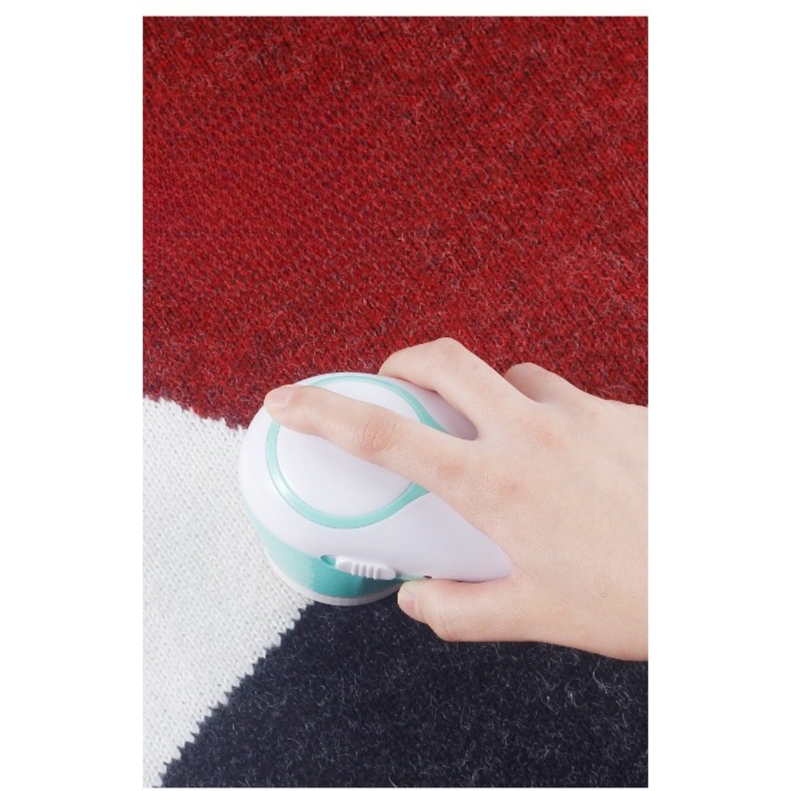 Aparat Pentru Curatat Scame, Par Si Praf, Flippy, Pentru Diferite Tipuri De Material, Cu Lame Din Otel Inoxidabil, Incarcare Prin USB Type-C, Cu Perie De Curatare si Cablu USB Incluse, 13x7 cm, Verde