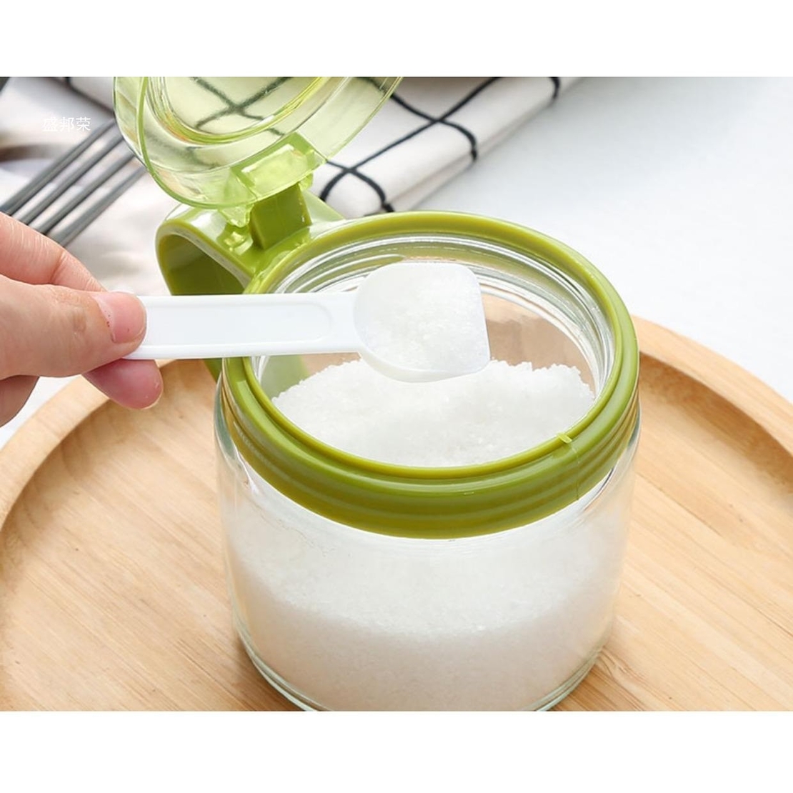 Recipient Condimente, Flippy, din Stilca, 180 ml, cu Maner si Lingurita, 8 x 9 cm, Capac Transparent, Verde
