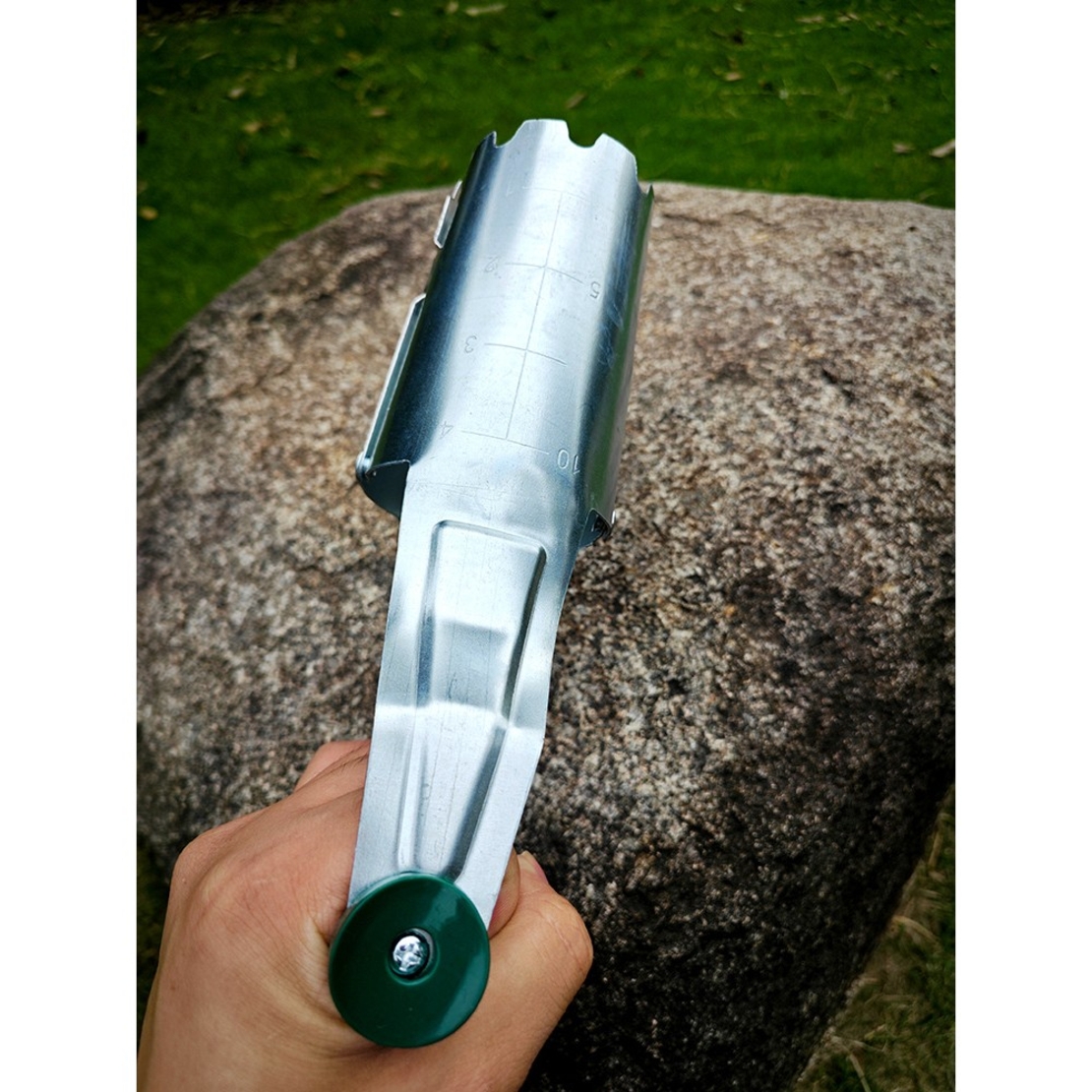 Transplantator Agricol Cilindric, Flippy, din Otel si Plastic, 6 cm Diametru, cu Maner Flexibil, 23 x 6 x 13 cm, Verde