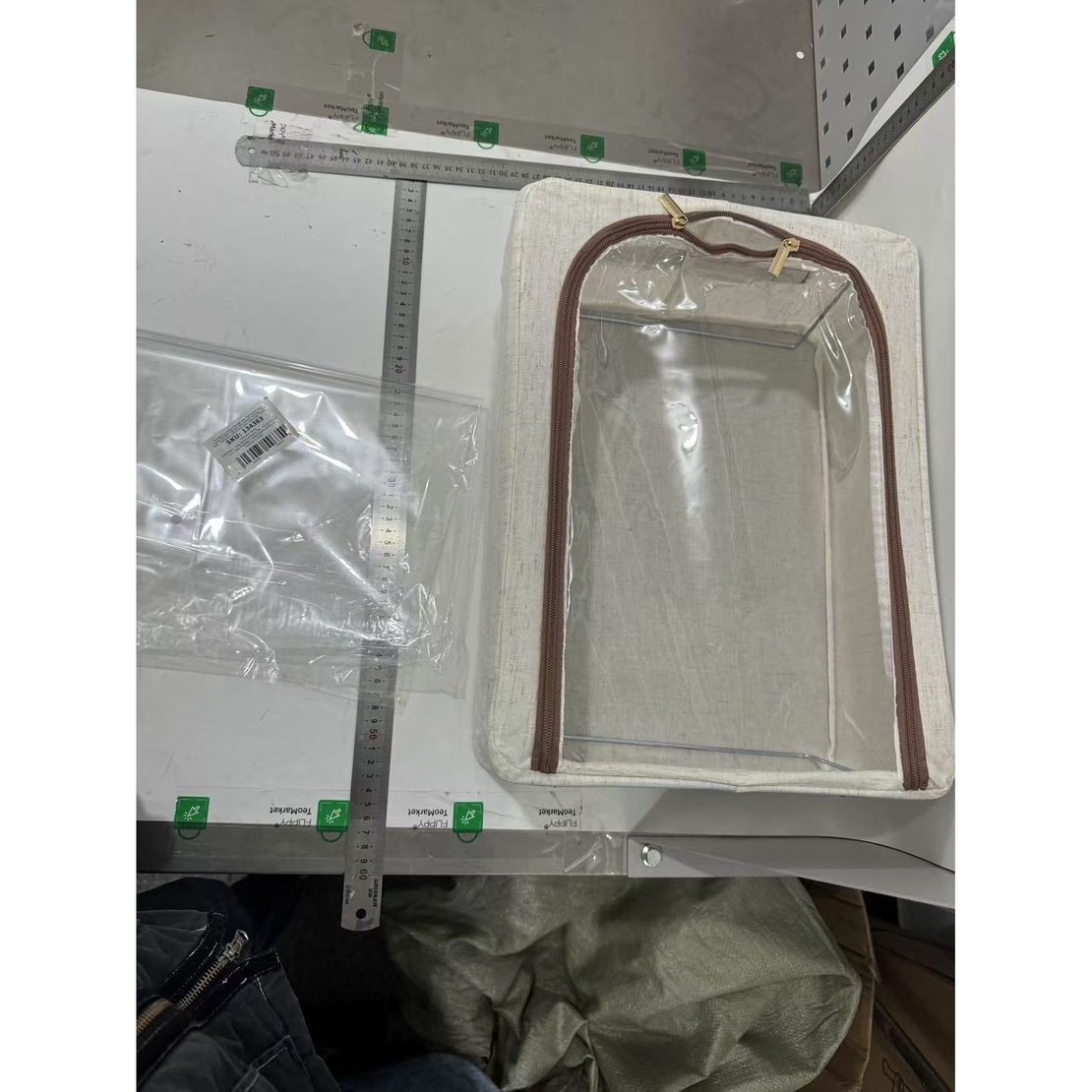 Cutie Depozitare cu Cadru Metalic, Flippy, pentru Incaltaminte, Haine, Lingerie, Fermoar Calitativ, Fereastra Transparenta, Manere Laterale, 40 x 30 x 15 cm Bej