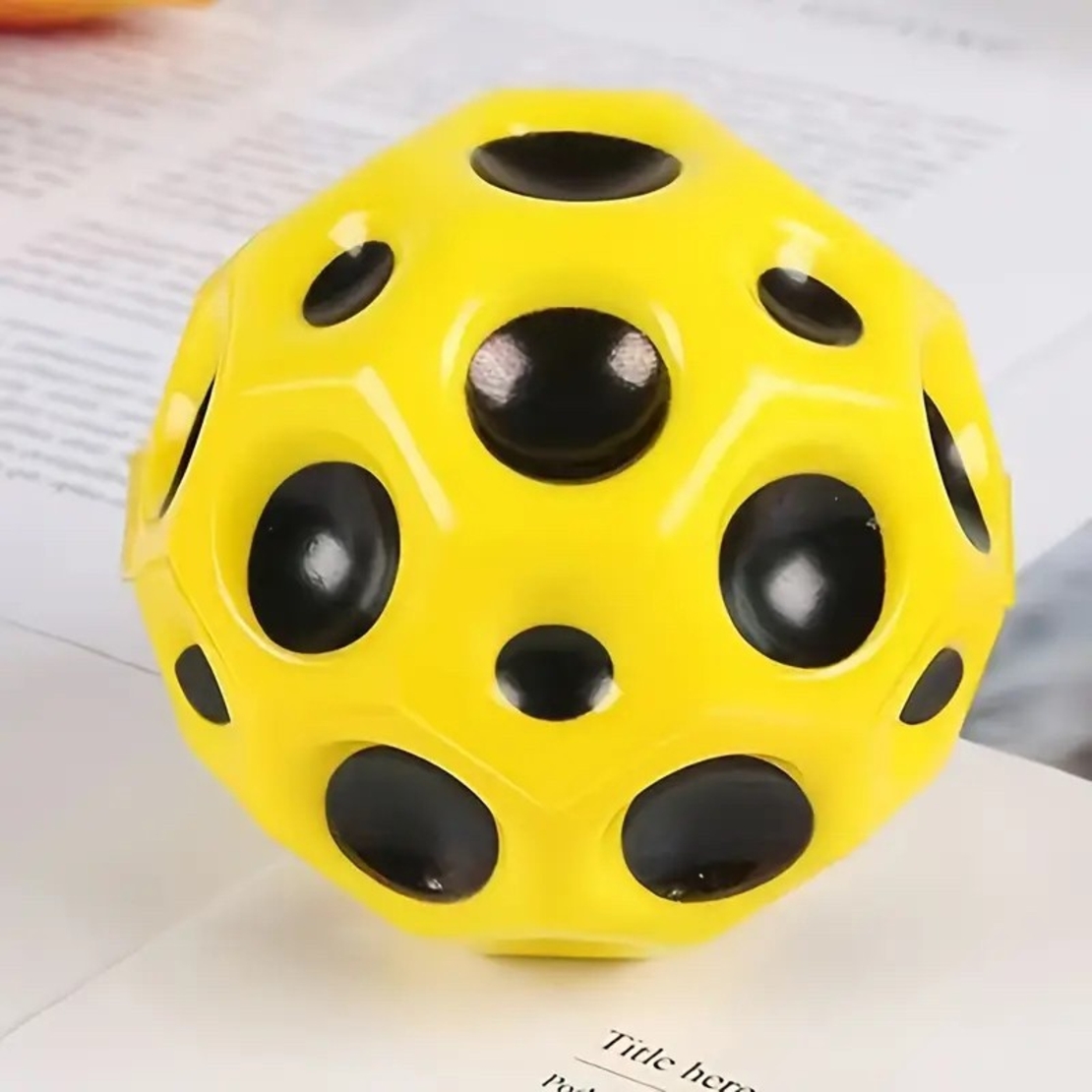 Minge Saltareata Hiperelastica, Flippy, Space Moon Ball foarte Elastica, Antistress pentru Copii, Diametru 66 mm, Galben