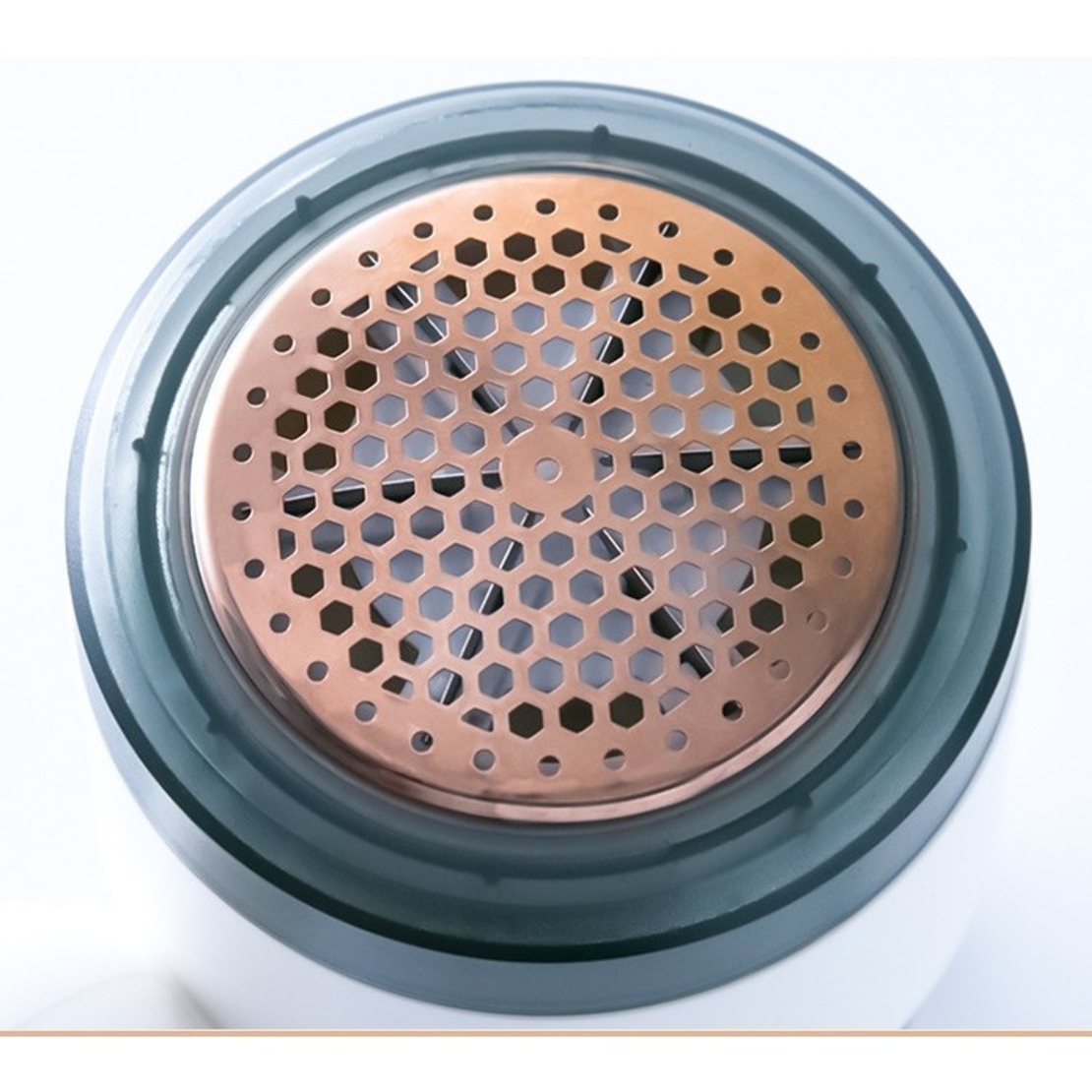 Aparat Pentru Curatat Scame, Par Si Praf, Flippy, cu LED, Pentru Diferite Tipuri De Material, Cu Lame Din Otel Inoxidabil, Compartiment de Depozitare, Maner Reglabil, 11x10.5x8.7 cm, Roz