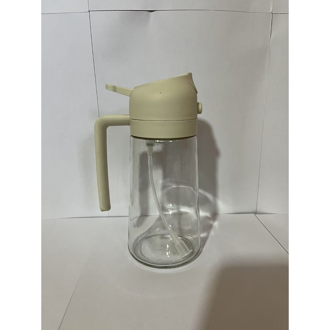 Recipient Ulei 2 in 1, Flippy, Functie Spray & Turnare, din Sticla, Fara Scurgere, 18.5 x 7.7 cm, 470 ml, Alb