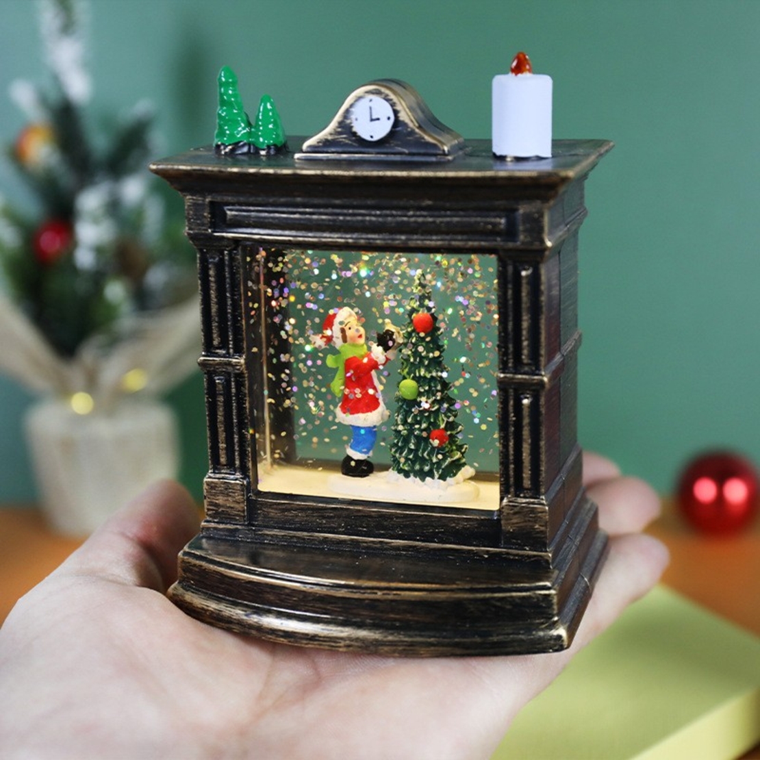 Decoratiune de Craciun tip Semineu / Ceas, Flippy, Glob de Cristal cu Fulgi de Zapada, Model Elf, Iluminare LED, 11.5 x 8.5 x 6.5 cm, Carcasa Vintage Bronze, Transparent