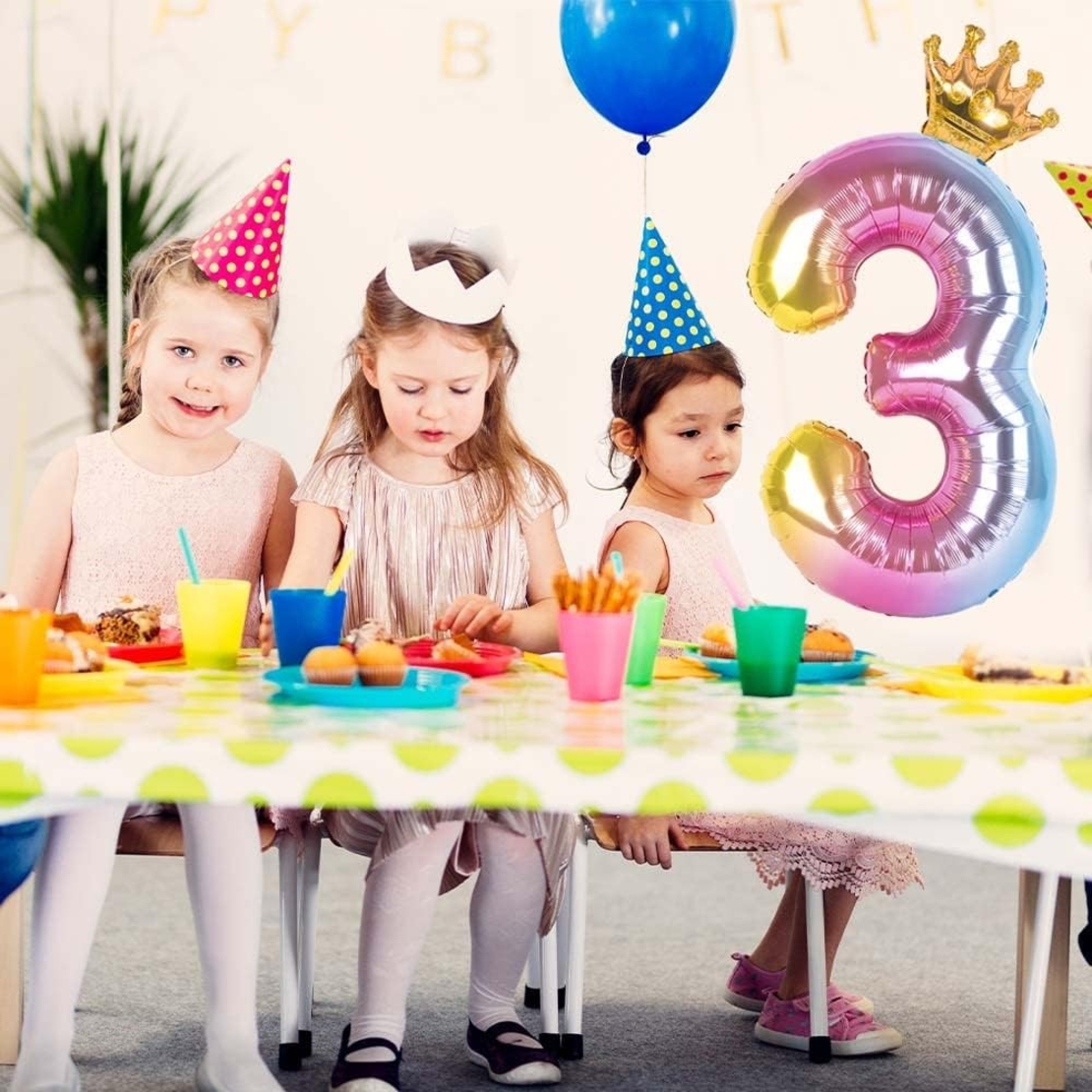 Balon din Folie Metalizata, Flippy, Figurina Cifra Gradient, Tema Aniversare 80 cm, Ambalaj Individual, Pai inclus, Umflare cu Aer sau Heliu, Coronita, Cifra 3