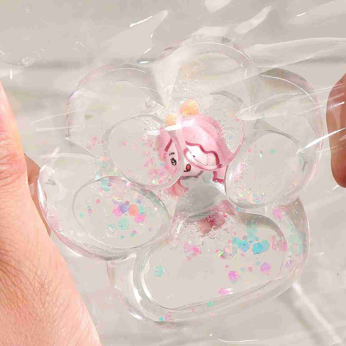 Jucarie Antistres Squishy, Flippy, Labuta de Pisica Pufoasa, cu Revenire Lenta, 7 x 6.5 cm, Model Printesa, Multicolor