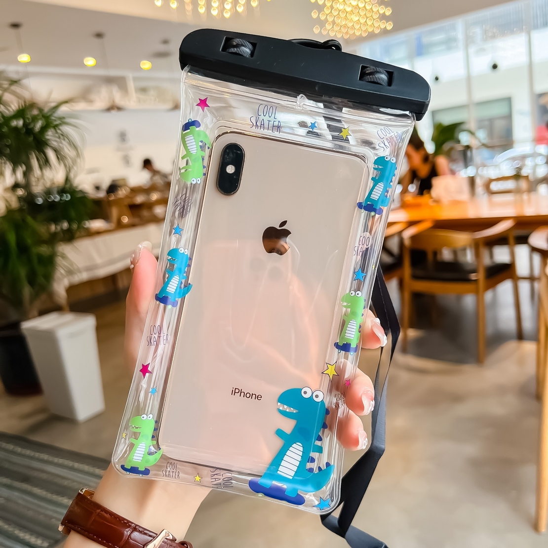 Husa subacvatica Kids Waterproof Flippy, Snowproof, Universala, cu Snur, pentru telefon sau documente, Dino, Negru