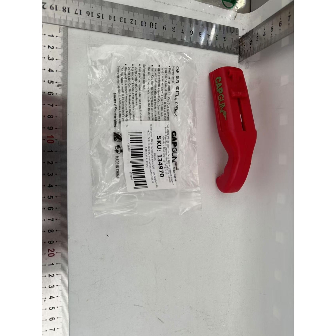 Deschizator de sticle, Flippy, Model Pistol, Plastic, ABS, pentru Dopuri Metalice, 13 x 6 x 3.7 cm, Rosu