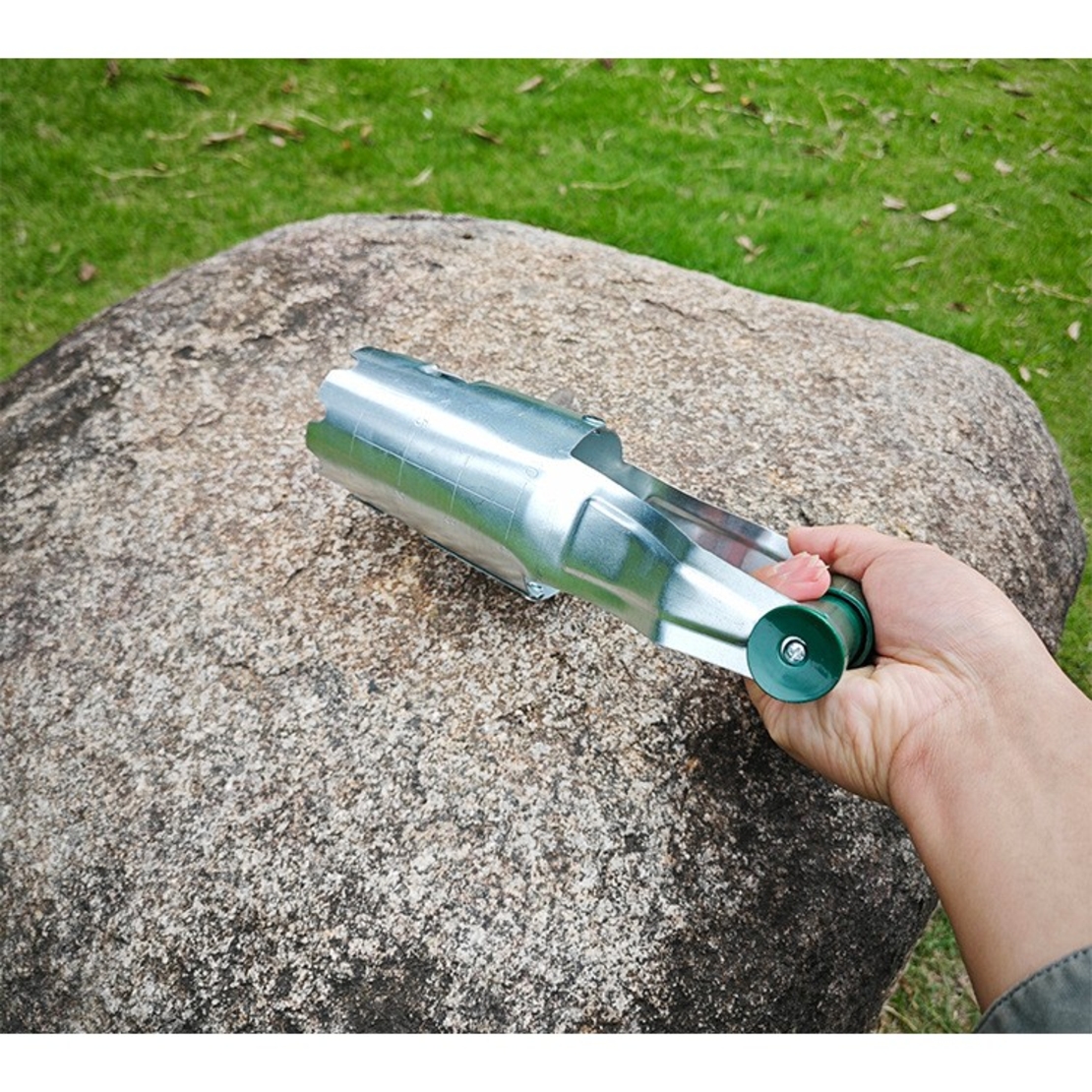 Transplantator Agricol Cilindric, Flippy, din Otel si Plastic, 6 cm Diametru, cu Maner Flexibil, 23 x 6 x 13 cm, Verde