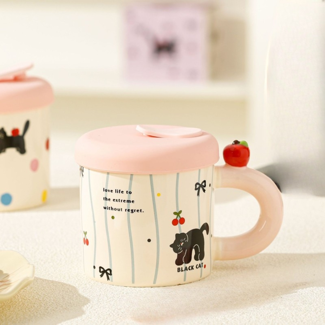 Cana din Ceramica cu Capac si Pai, Flippy, Capacul si Paiul din Silicon Roz, 9x8.5 cm, Model Cute A, Capacitate 380ml
