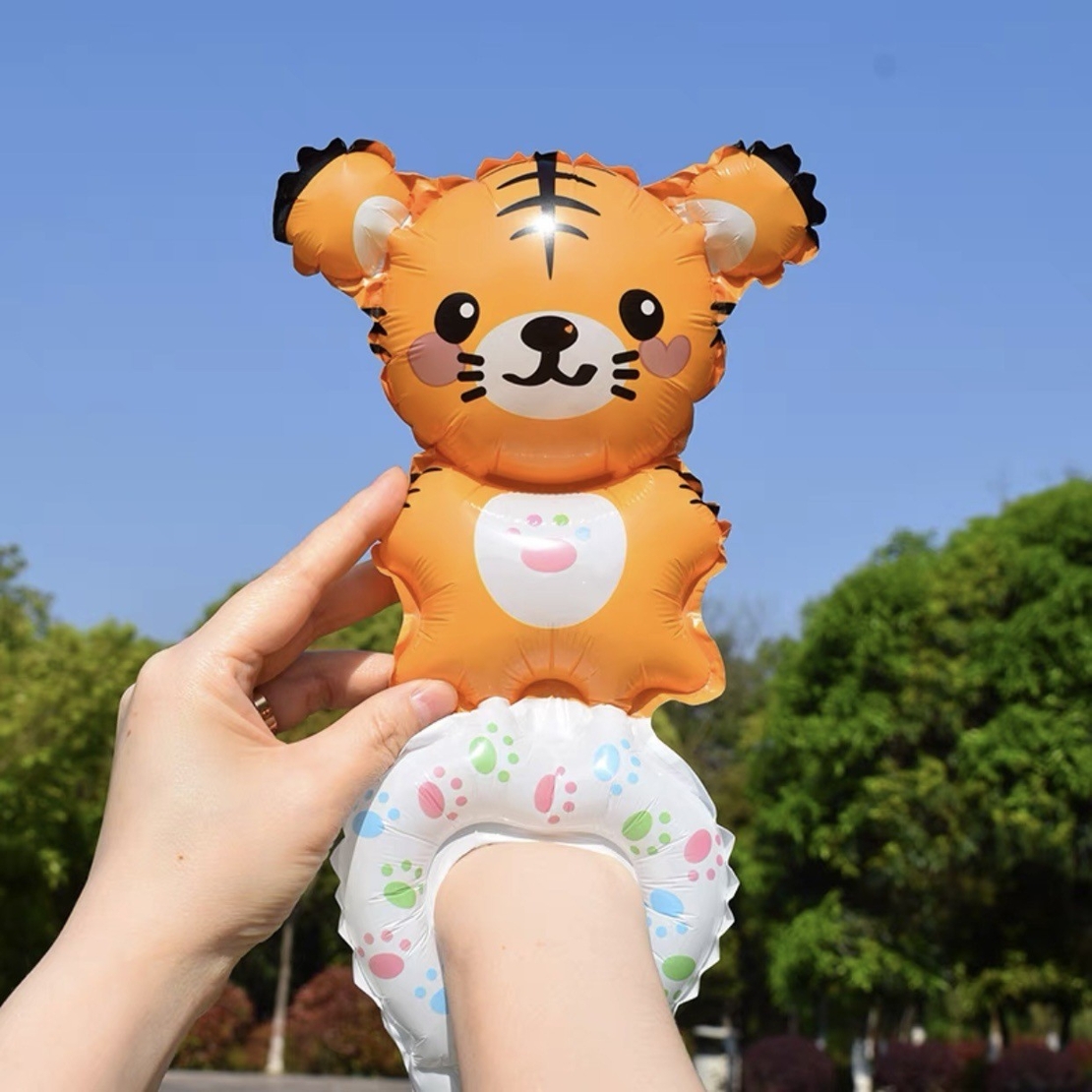 Balon din Folie Metalizata, Flippy, Figurine Animalute, Tip Bratara, Model Tigru, Ambalaj Individual, Pai Inclus, Umflare cu Aer sau Heliu, Portocaliu