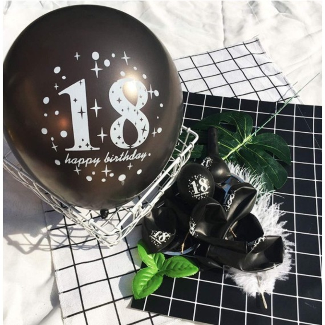Set 18 Baloane Majorat, Flippy, din Latex, Metalizate, Mesaj 18 Happy Birthday, 30 cm, cu Confetti, Auriu/Negru