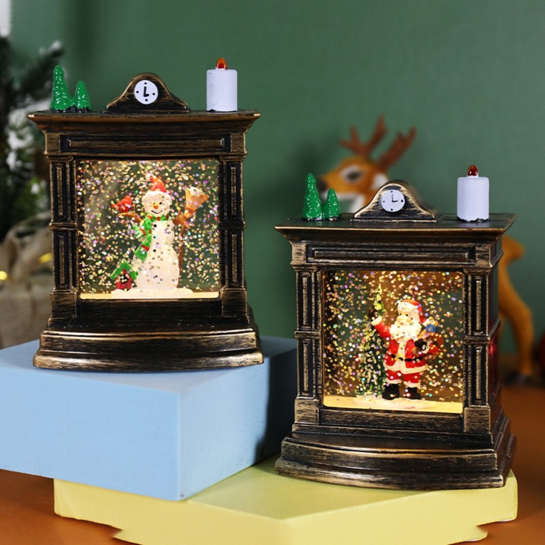 Decoratiune de Craciun tip Semineu / Ceas, Flippy, Glob de Cristal cu Fulgi de Zapada, Model Mos Craciun, Iluminare LED, 11.5 x 8.5 x 6.5 cm, Carcasa Vintage Bronze, Transparent