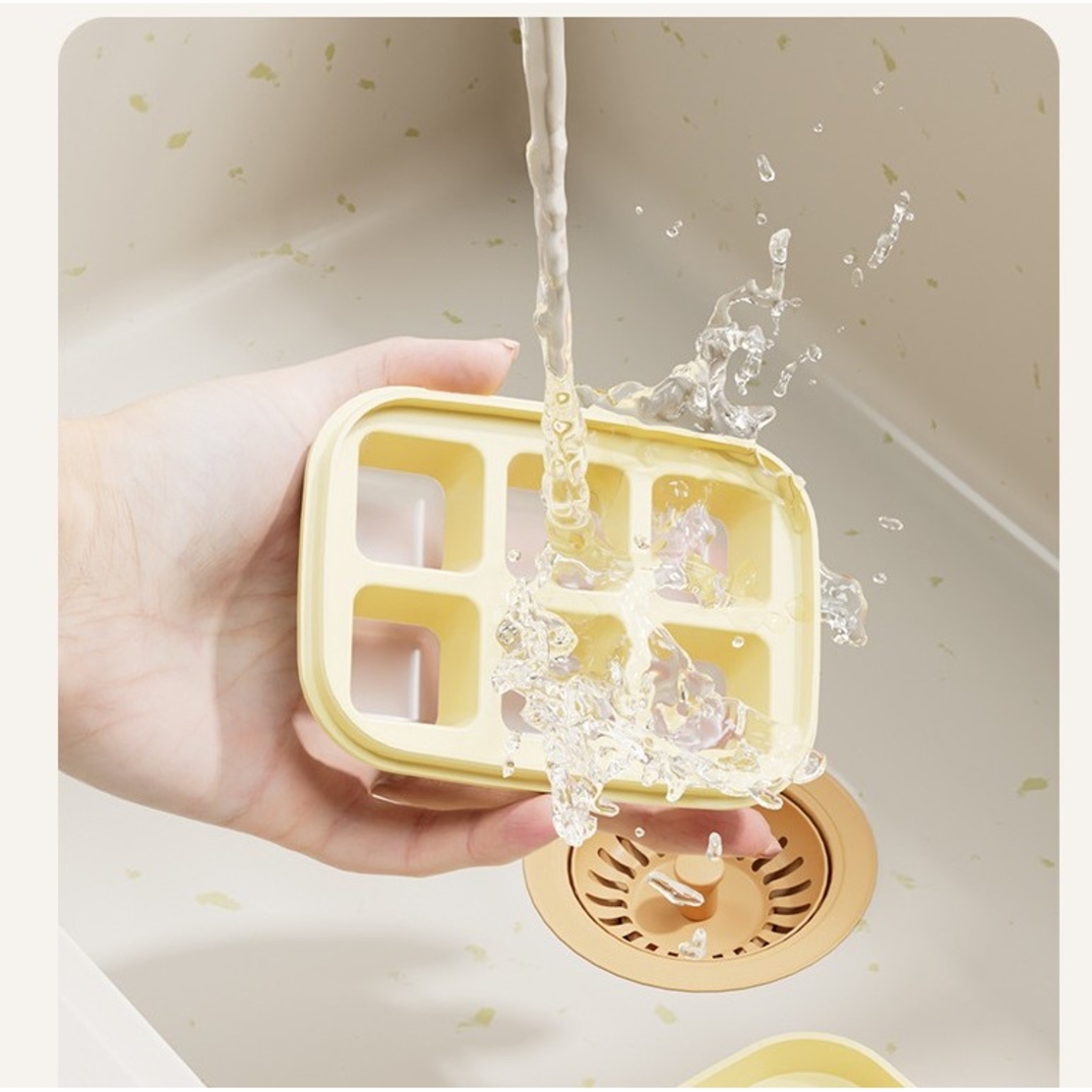 Forma pentru gheata cu presa Flippy, din silicon alimentar, 6 cuburi, caserola pentru depozitare, usor de folosit si curatat, 10.5 x 7.5 x 4.1 cm, galben