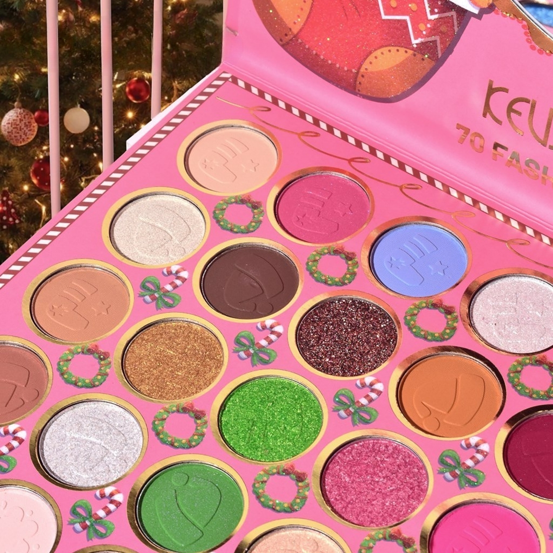 Trusa de Machiaj, KEVIN & COCO, Snowy Christmas, 70 culori, 22.5 x 17 x 2 cm, Multicolor