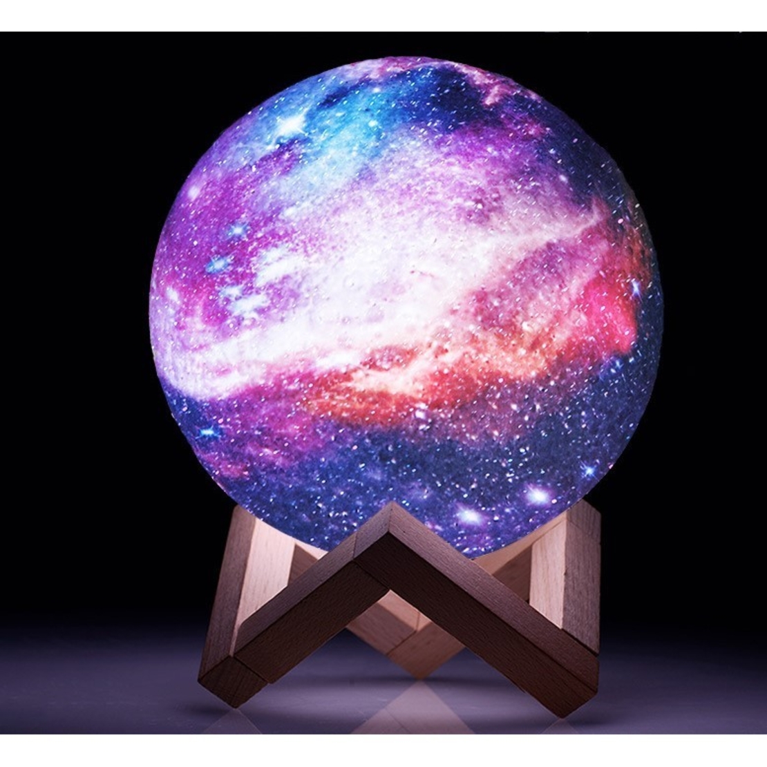 Lampa de veghe in forma de luna cu stele 3D Moon Light, alimentare baterii, stand din lemn inclus, 10 cm, Flippy